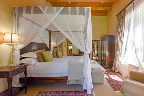 Suite with Garden View with 2 Game Drives