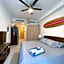 The Boat Condo by Andiani Travel