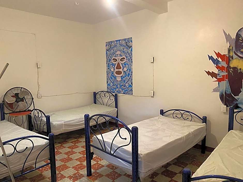 Hostal Mil Mascaras 2