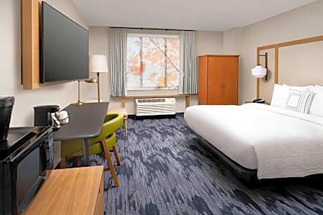 King Room with Bathtub - Mobility Access