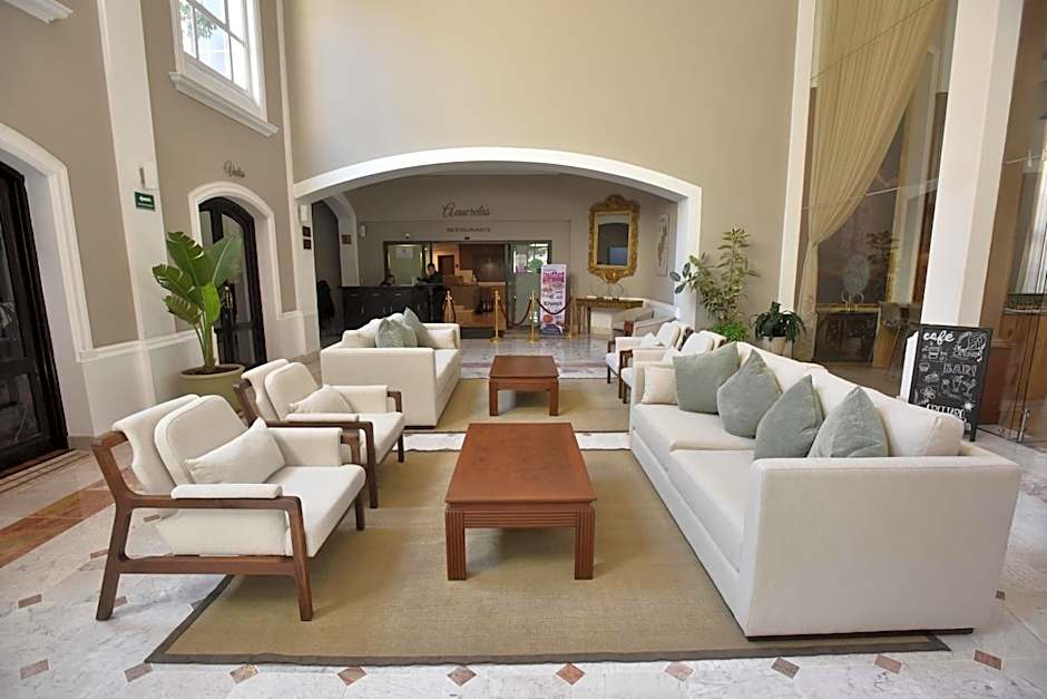 Plaza Camelinas Hotel