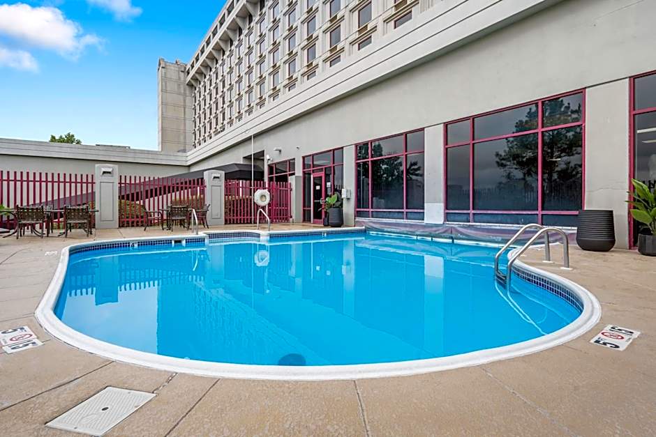 Thousand Hills Resort Hotel