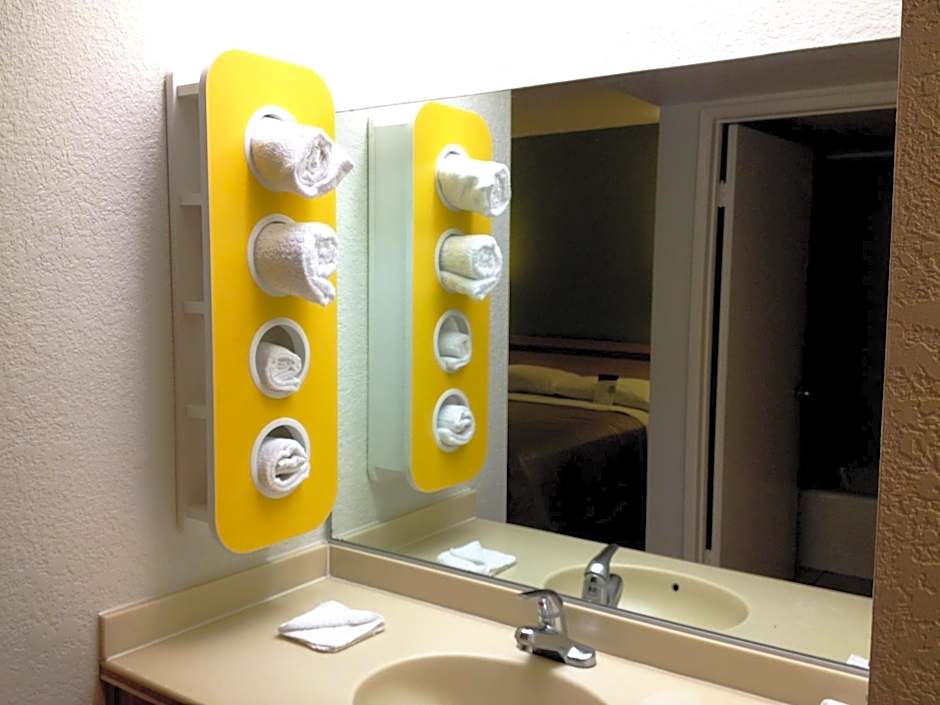 Motel 6 Hemet