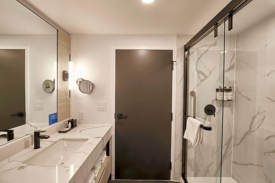 Bloom Mississauga, Tapestry Collection by Hilton