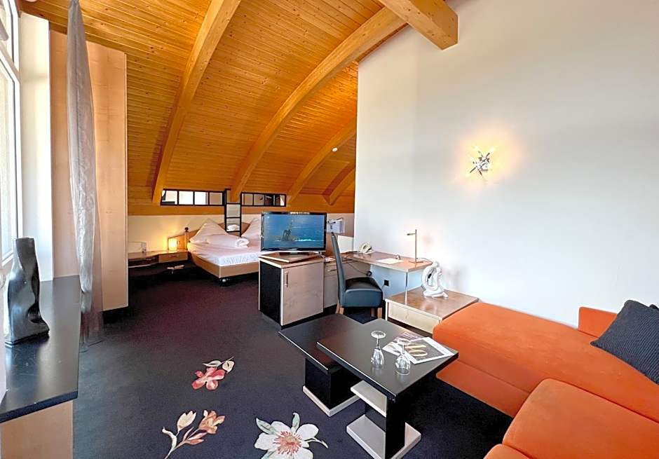 Photo 1 of 8 of Suite