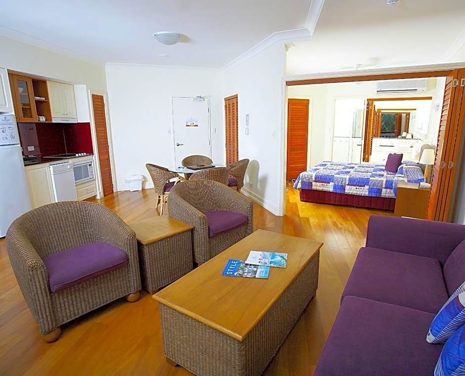 Mantra on the Inlet Port Douglas