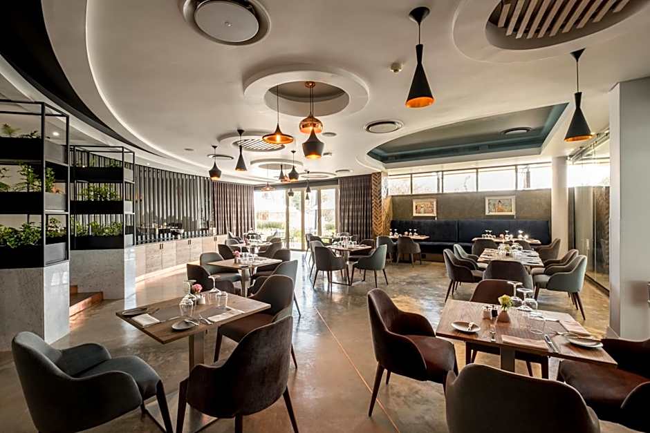 Seven Villa Hotel & Spa