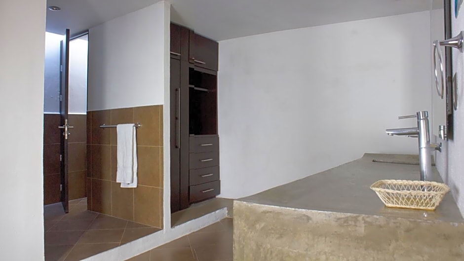 Kuku Ruku Hotel