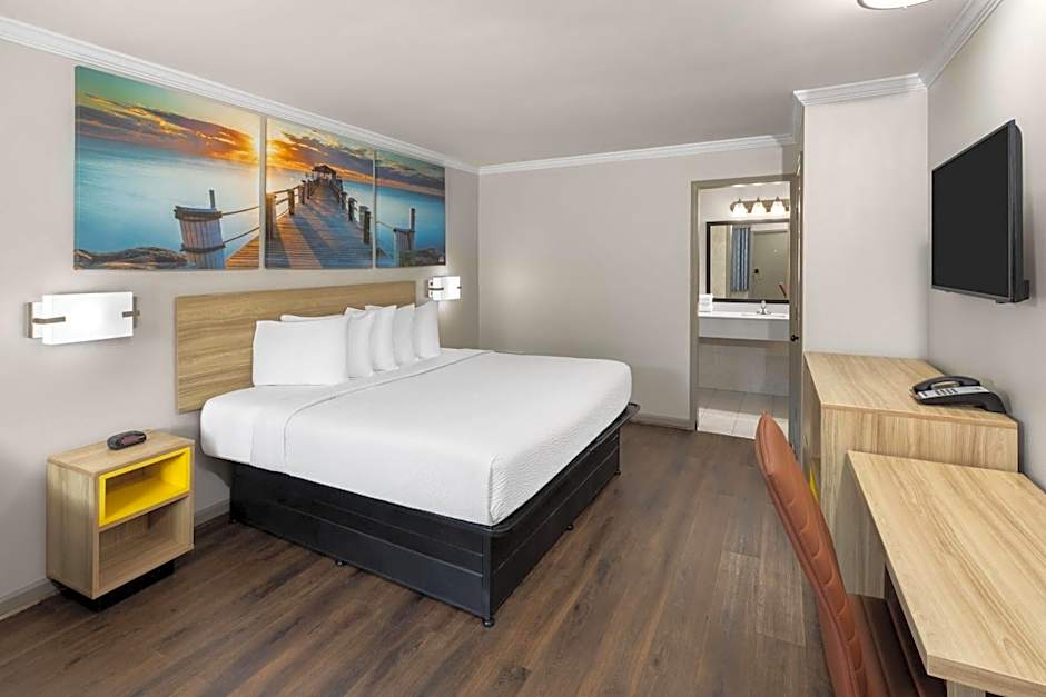 Days Inn by Wyndham Slidell