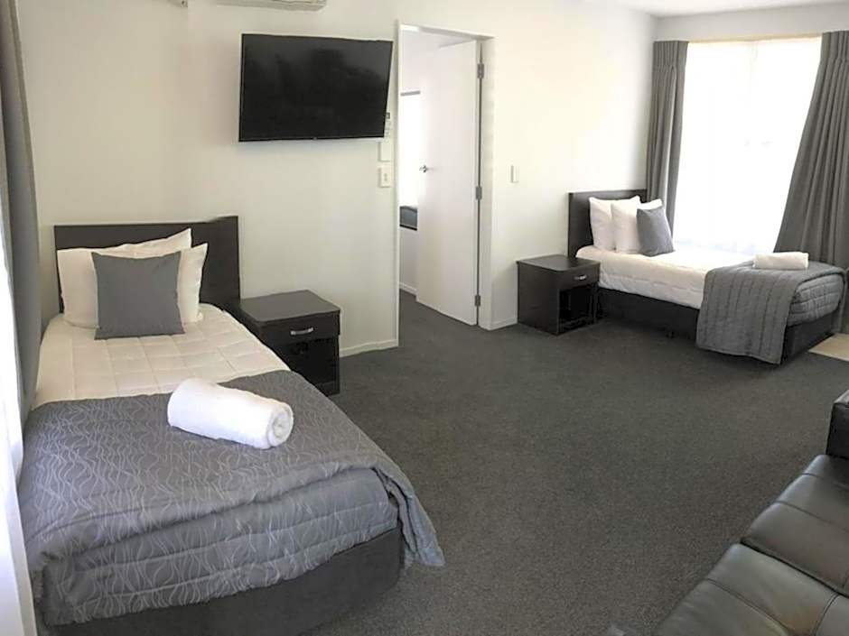 Durham Court Motor Inn
