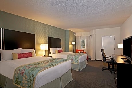 Coast Two Queens with Pool Side