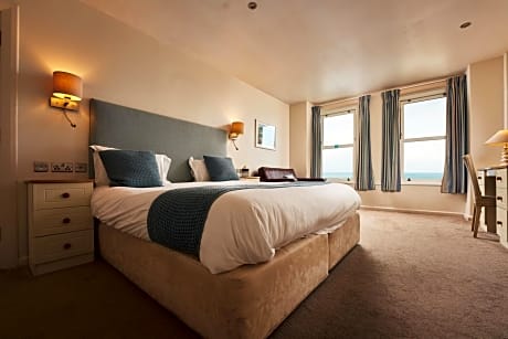 Premium Family Room with Restricted Coastal View