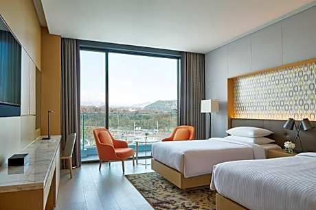 Premier Twin Room with Balcony