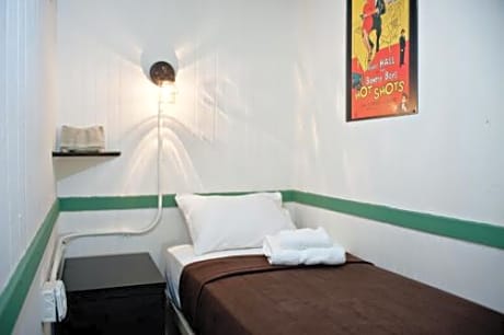 Semi-private Queen Cabin