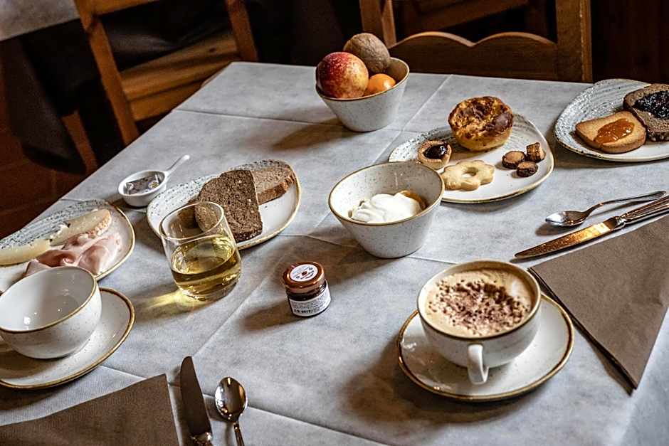 Hotel Petit Dahu - Chambres et Restaurant