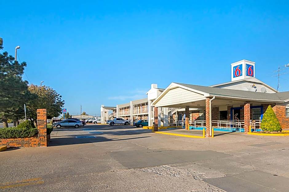 Motel 6-Lawton, OK