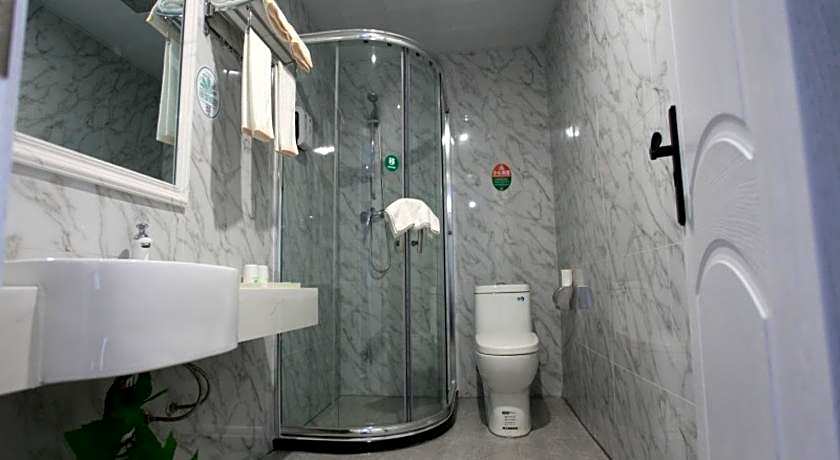 GreenTree Alliance Hulunbeier Zhalantun Railway Station Hotel