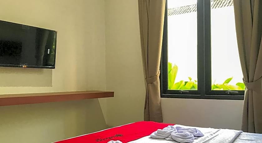 RedDoorz Syariah near Stasiun Madiun 2