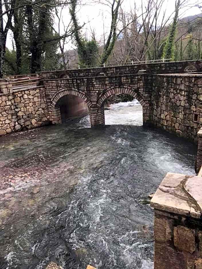 Hotel Isaraiko Spiti Agia Theodora