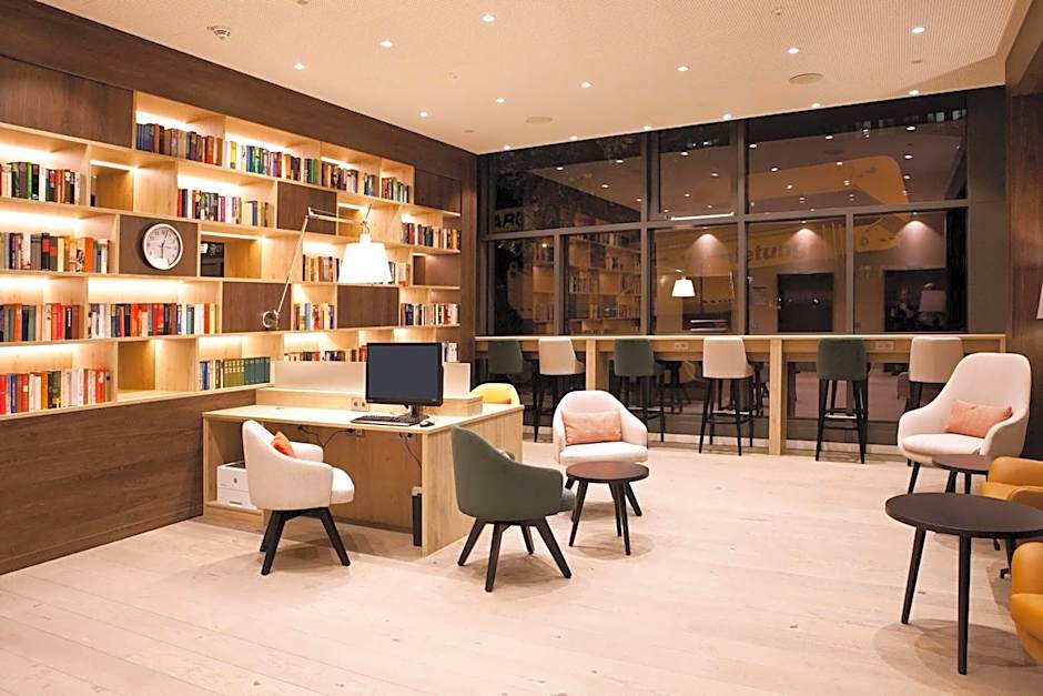 Hampton by Hilton Berlin City East Side Gallery