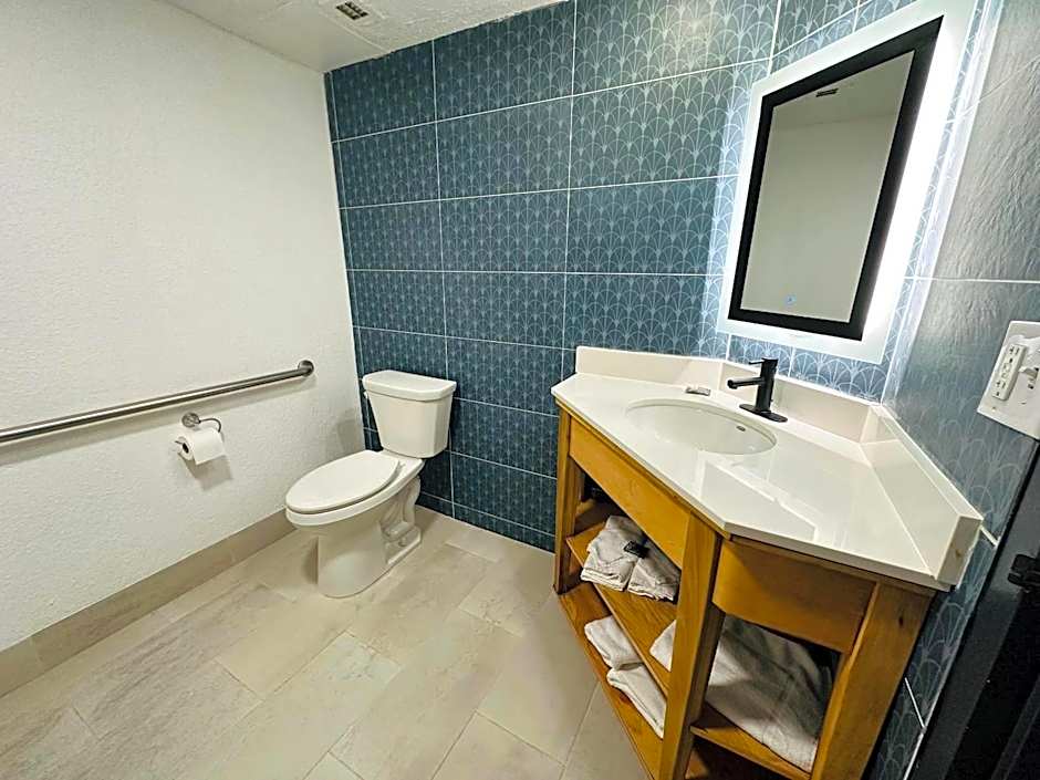 Country Inn & Suites by Radisson, Canton near Hall of Fame
