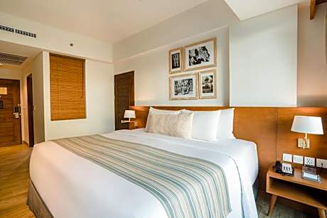 Deluxe Premier Room with Fully Equipped Kitchenette