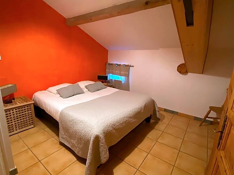 Logis Hôtel Restaurant Le Domaine de l'Eau Vive