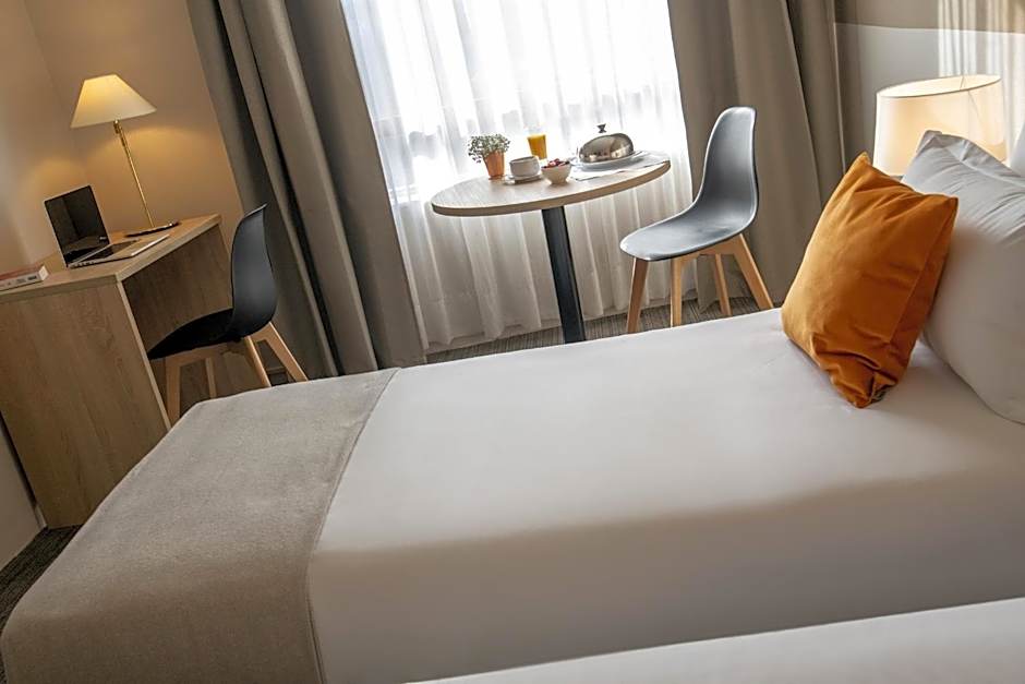 Le Cetai Cannes Beach Hotel