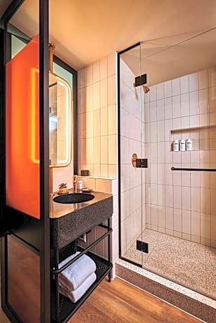 King Room with Atrium View - Hearing Accessible