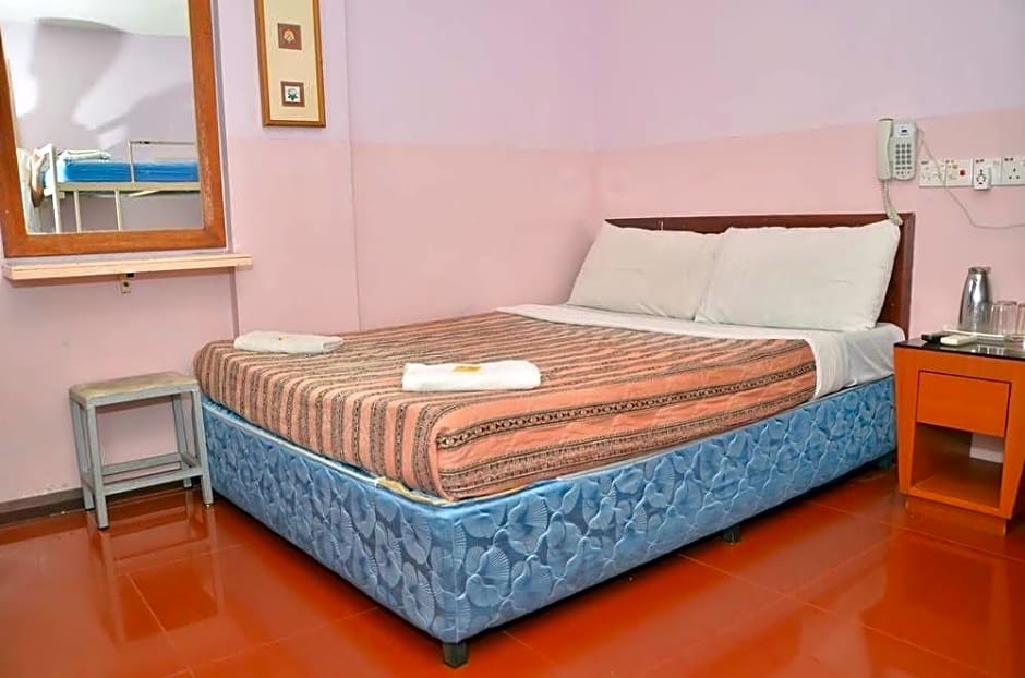 J&J Hotel