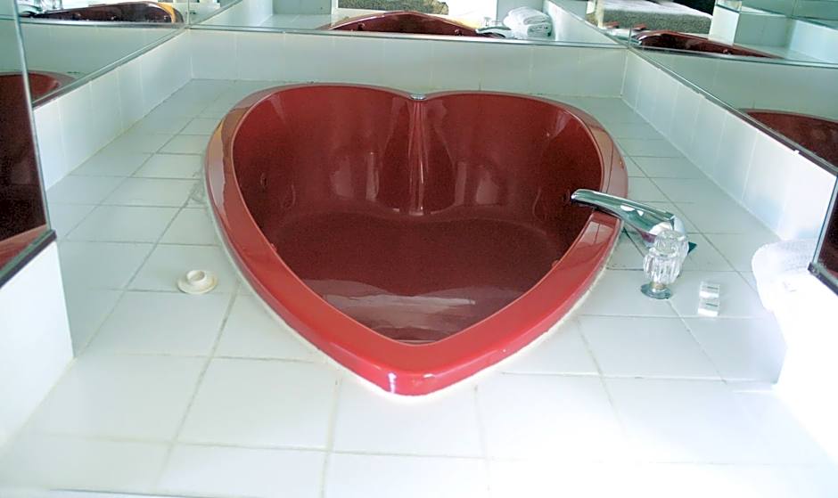 Niagara Inn & Suites