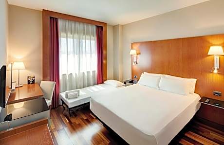 Double + Sofa bed 2 Adults