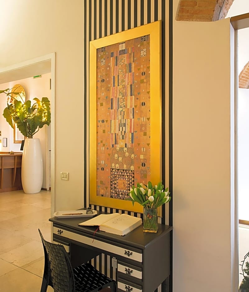 De La Pace- Sure Hotel Collection by Best Western