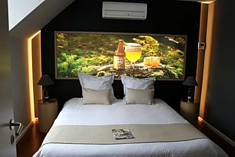 Family Room with Garden View