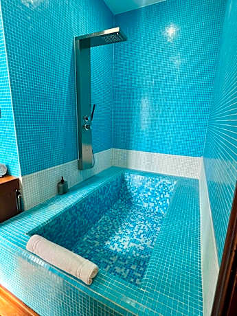 Deluxe Double Room with Bath