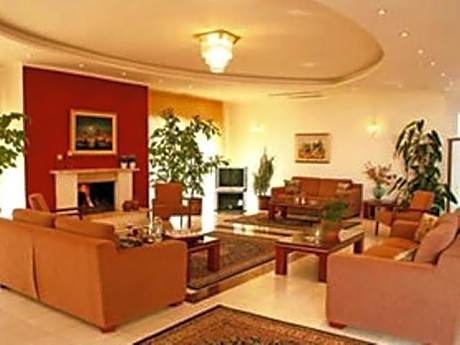 Kornilios Istron Hotel