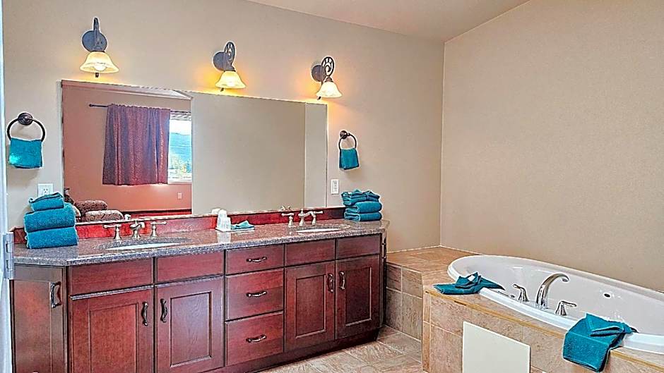 Misty Mountain Inn & Suites