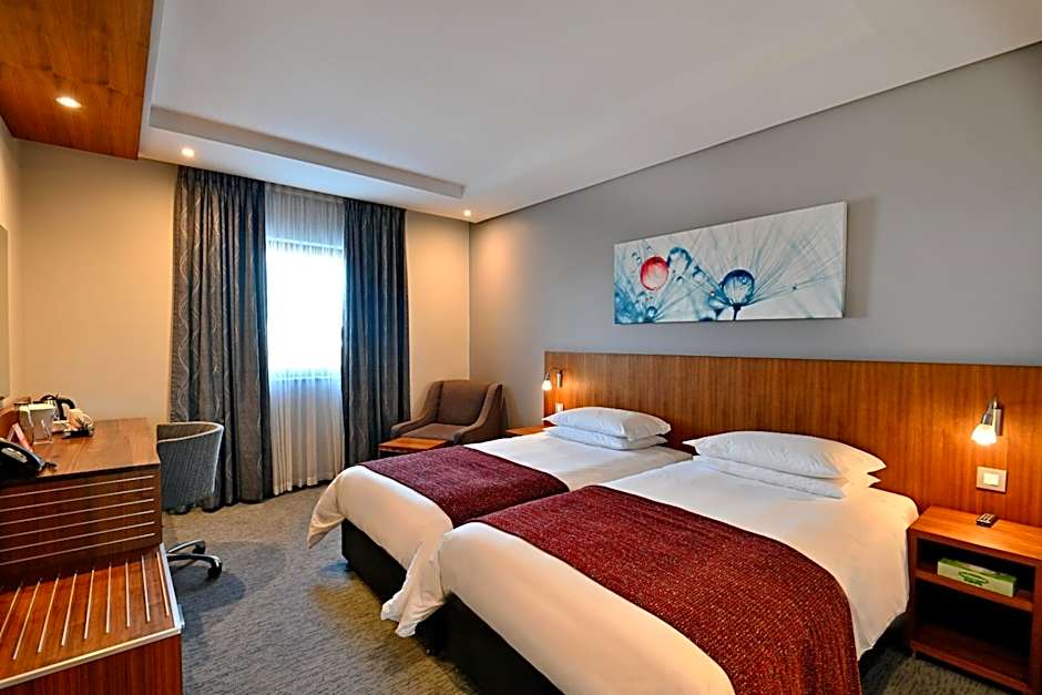 City Lodge Hotel Waterfall City