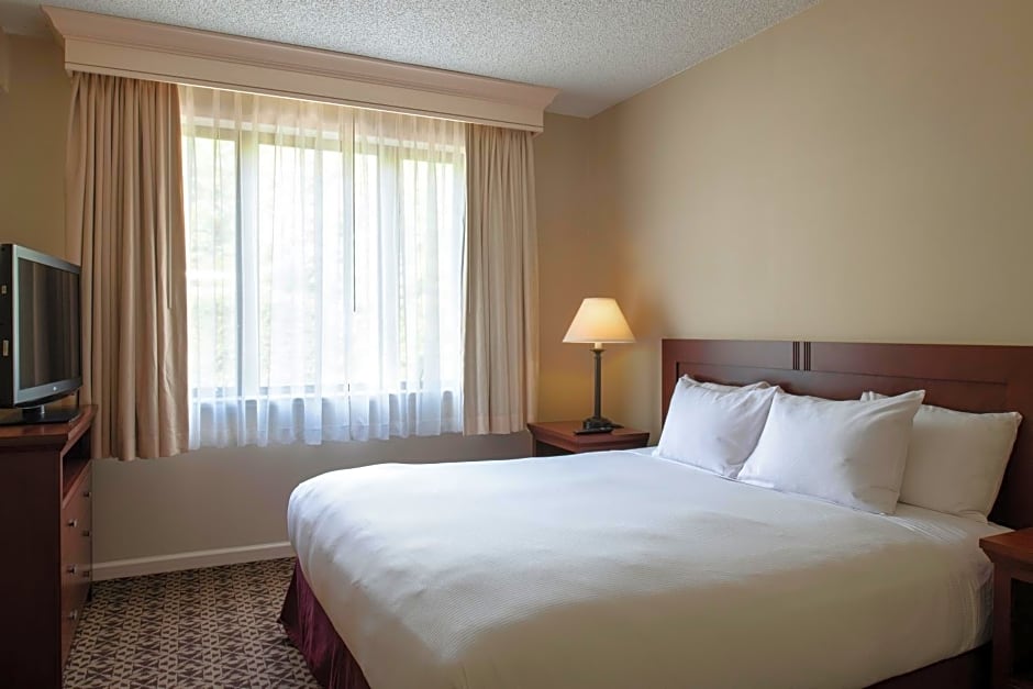 DoubleTree Suites by Hilton Mount Laurel