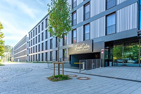 FreshSuites & Bar