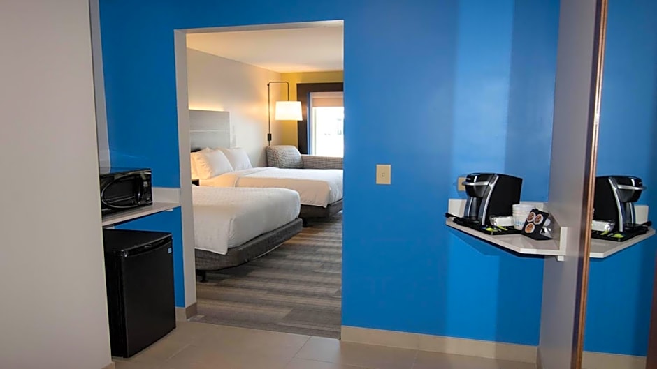 Holiday Inn Express and Suites Tonawanda Buffalo Area By IHG