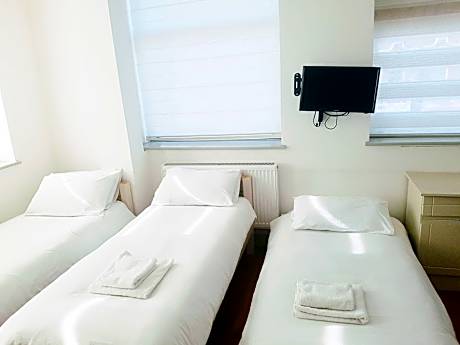 Triple Room with Shower