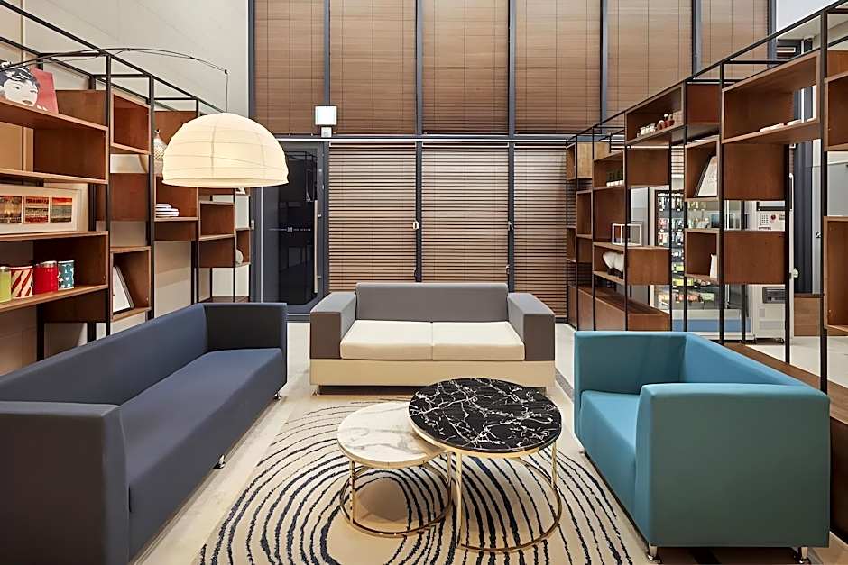 Westernbay Marina Hotel