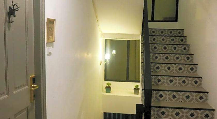 Bloom Boutique Hotel and Cafe