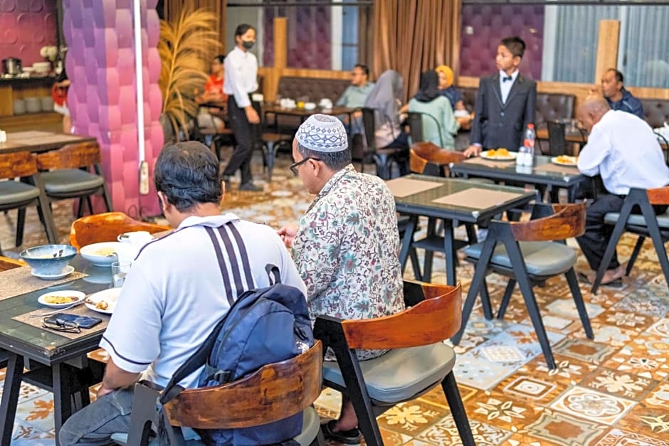 Premiere Hotel Tegal