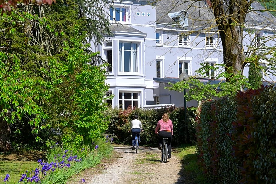 Domaine des Cèdres - Logis Hôtel, Résidence, Gîtes et Insolites