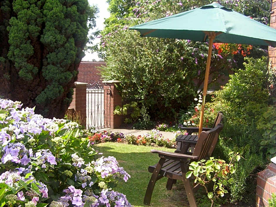 Anton Guest House Bed and Breakfast