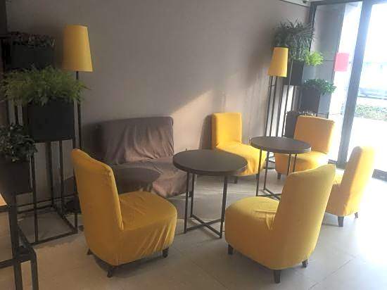 Ease Hotel (Ningbo Tianyi Sqaure Jiangxiaqiao Metro Station)