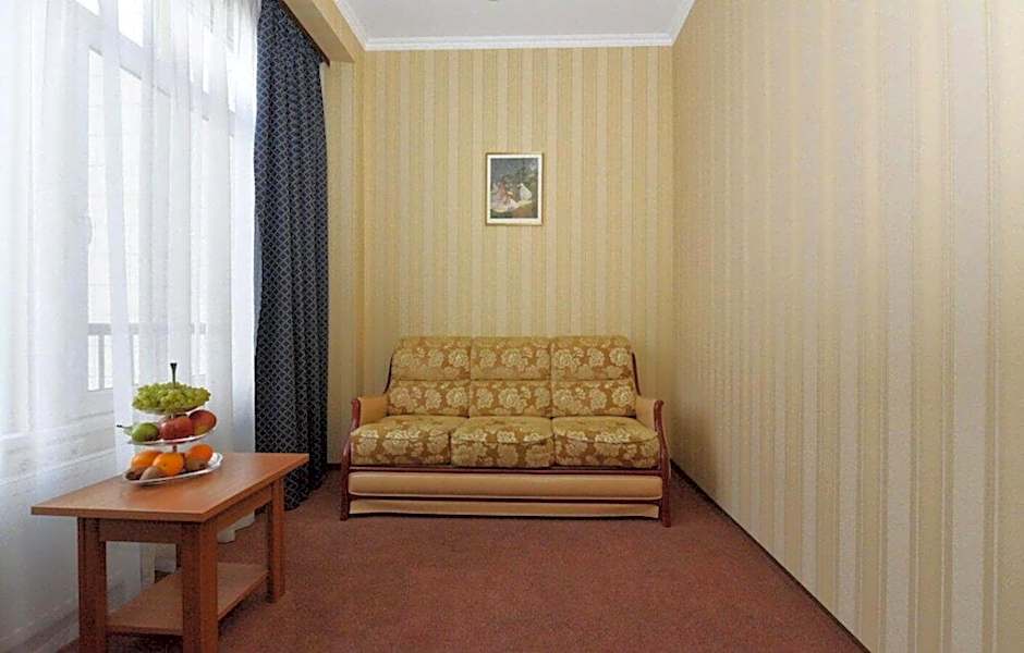 Готель Дніпро Dnipro Hotel