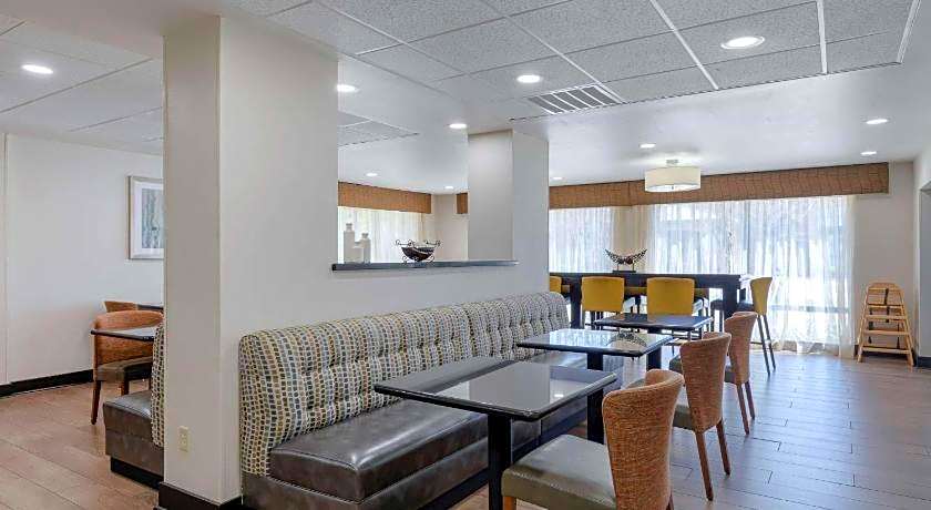 Comfort Inn Sherman - Denison Area